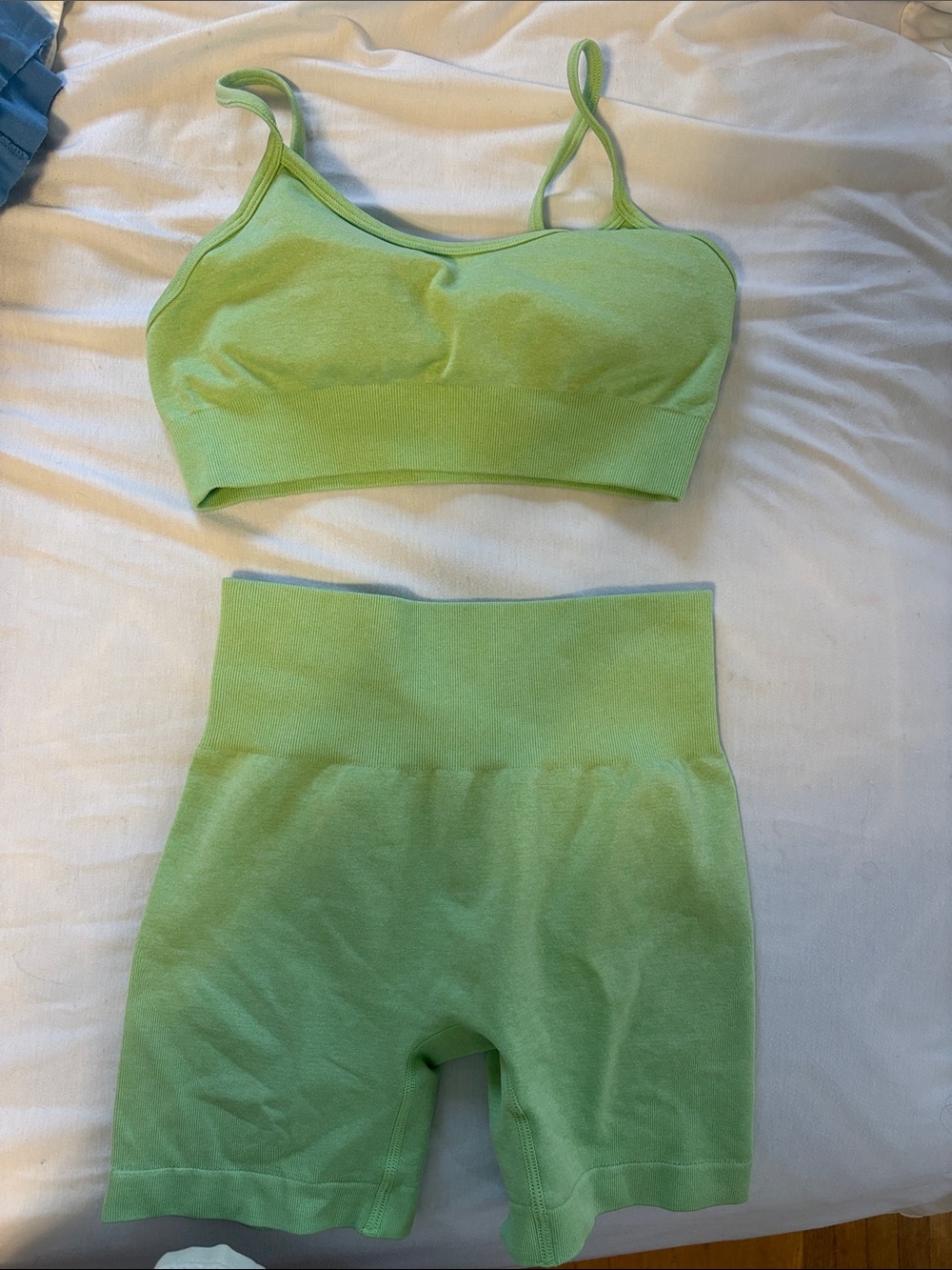 Green Seamless Active Crop Top and High-Waist Shorts Set